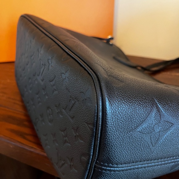 LOUIS VUITTON Empreinte Monogram Giant Neverfull MM Black Noir - Picture 6 of 14